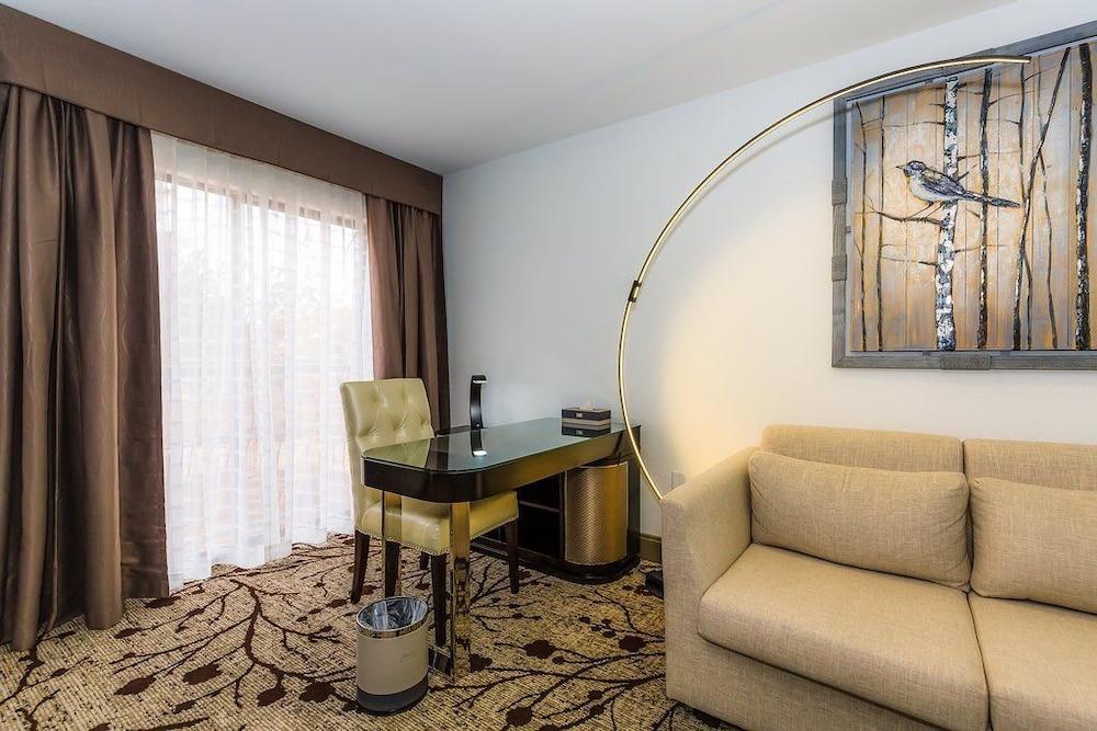 Regalia Hotel & Conference Center photo 21