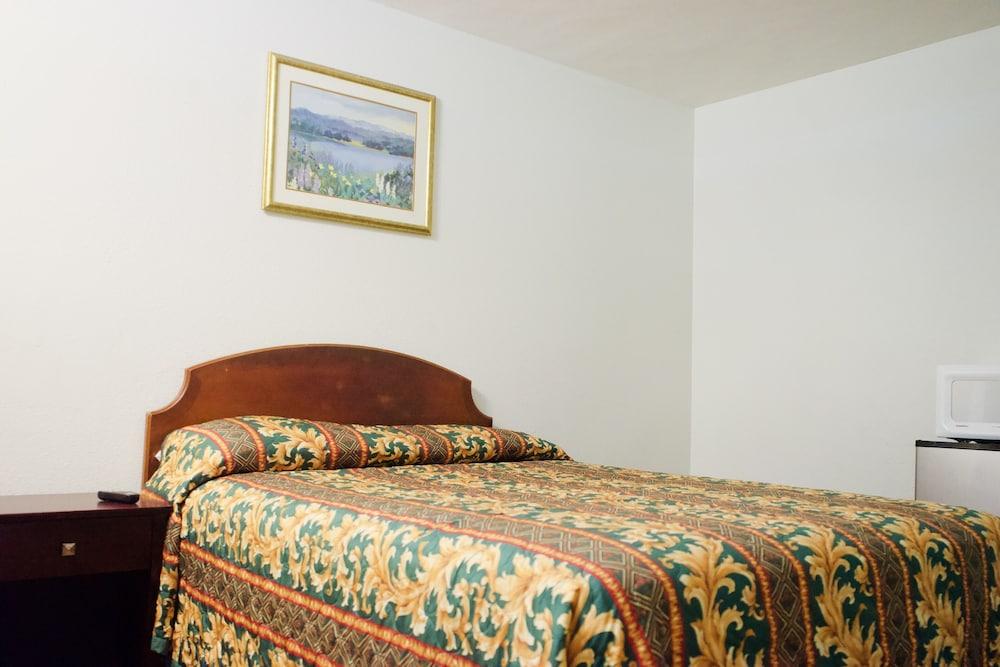 Red Carpet Motel photo 5