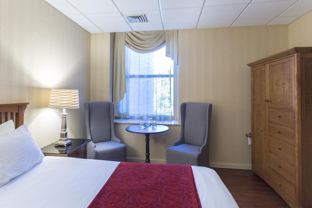 Hotel Winneshiek photo 18