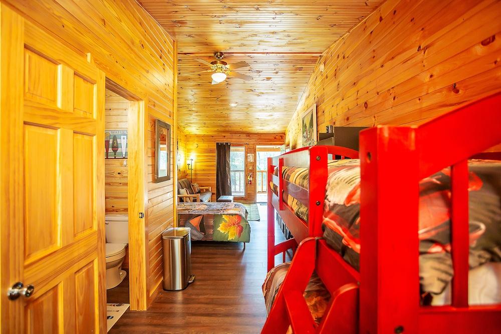 Bigfoot Lodge Room Two photo 18