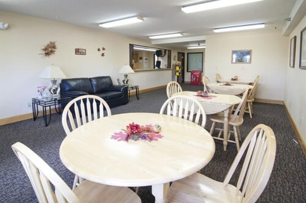 Americas Best Value Inn Zumbrota photo 3