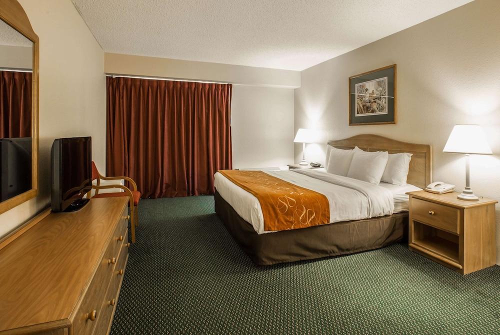 Super 8 by Wyndham Cherokee photo 5