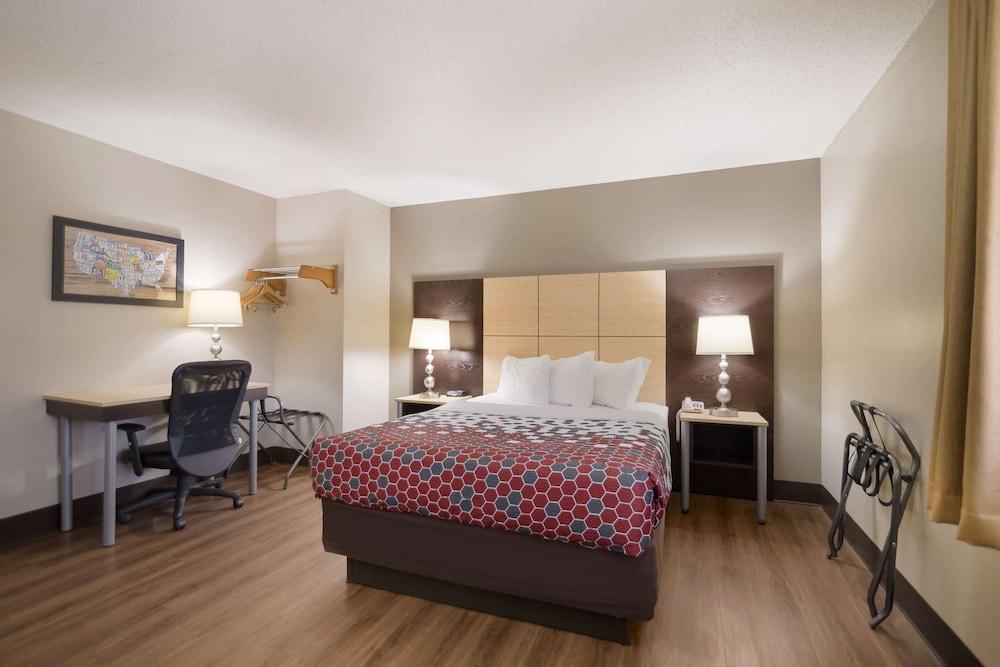 Econo Lodge Grand Forks near University photo 2