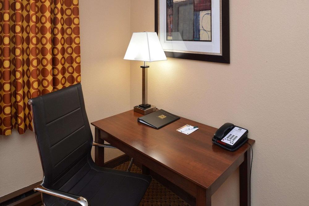 Quality Inn Appleton West photo 11