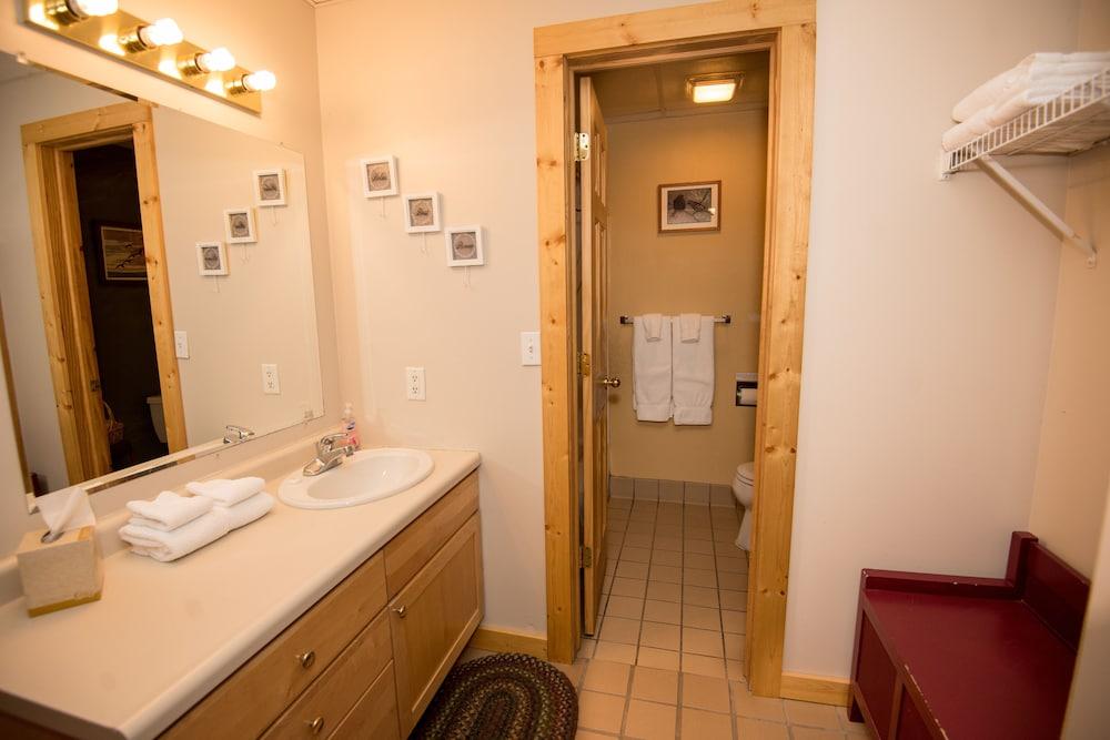 Skyport Lodge photo 38