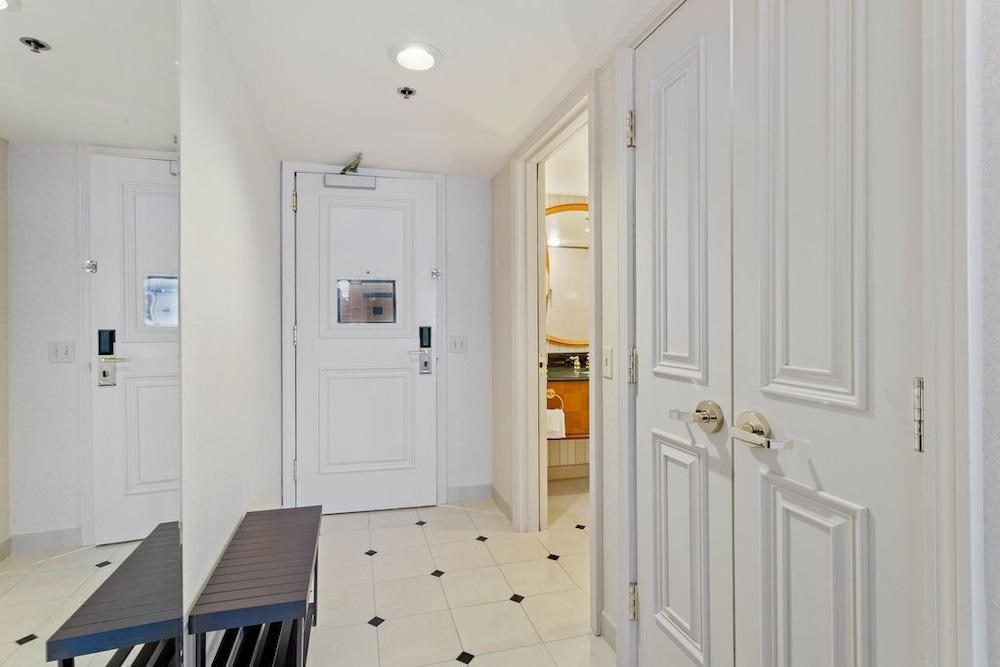 CozySuites at Showboat photo 37