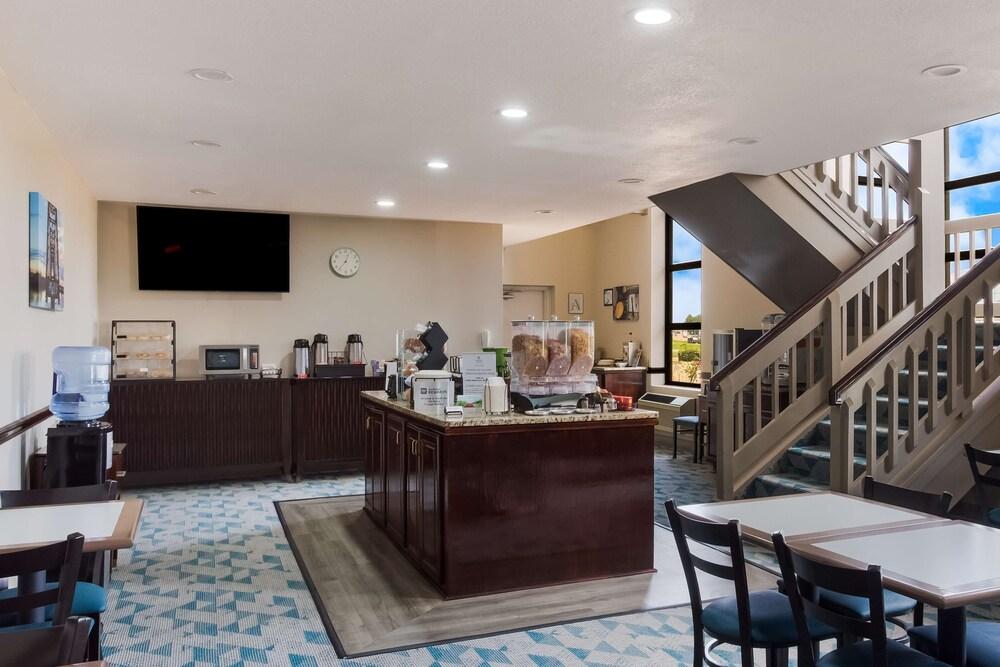 SureStay Plus Hotel by Best Western Greenwood photo 29