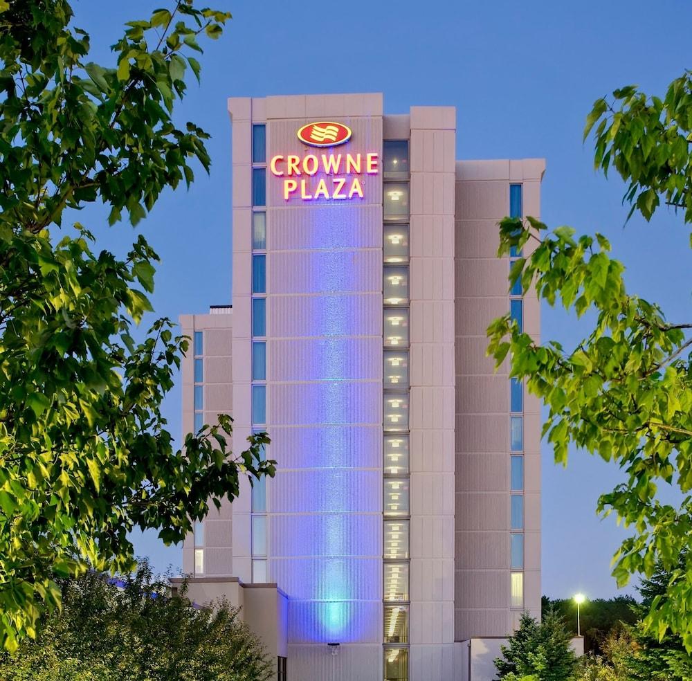 Crowne Plaza Chicago Ohare Hotel & Conf Ctr by IHG photo 1