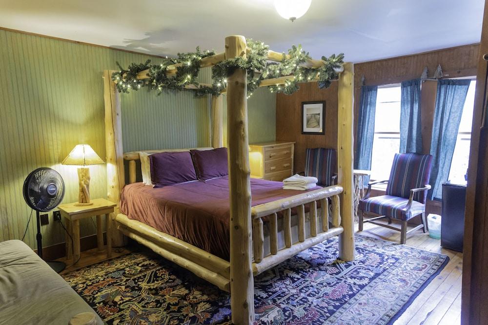 The Woods Inn photo 89