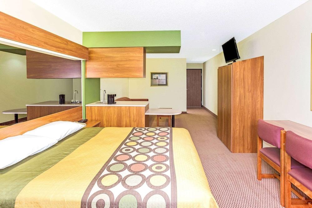 Super 8 by Wyndham Parker/SE Denver Area photo 13
