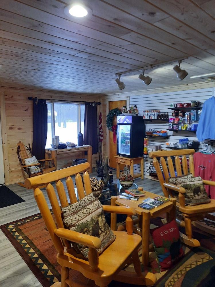 Sunshine Motel and Cabins photo 29