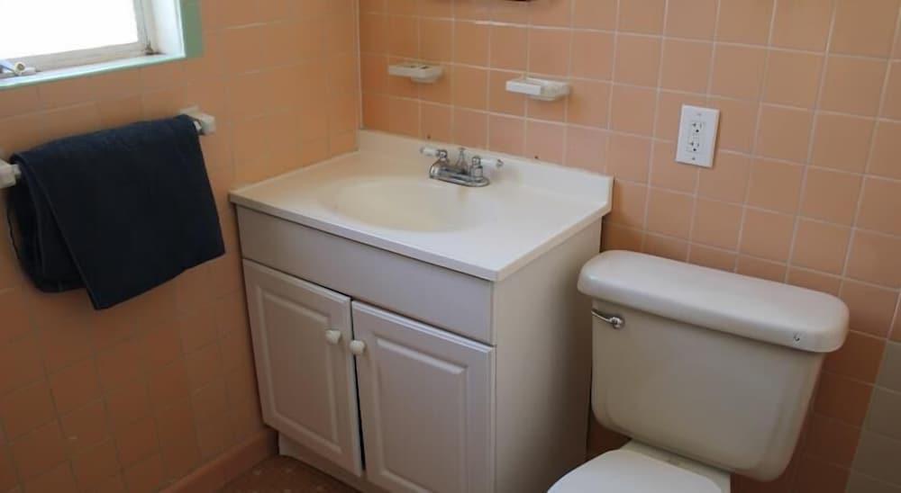 La Siesta Motel photo 5