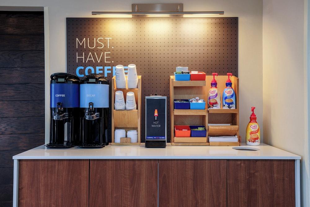 Holiday Inn Express Burlington by IHG photo 63