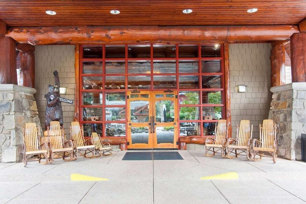 Bearskin Lodge on the River photo 3