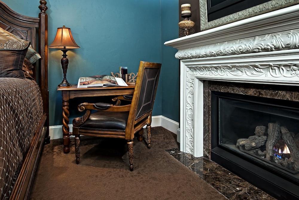 Cameo Heights Mansion photo 6