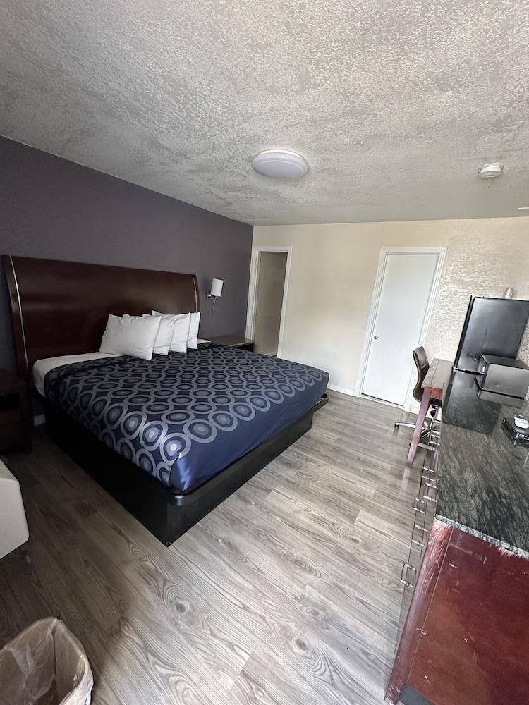 Economy Inn By OYO, Lamesa TX photo 7