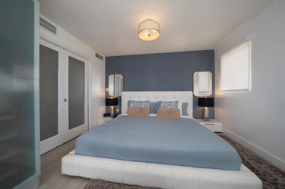 Strand Ocean Drive Suites photo 31