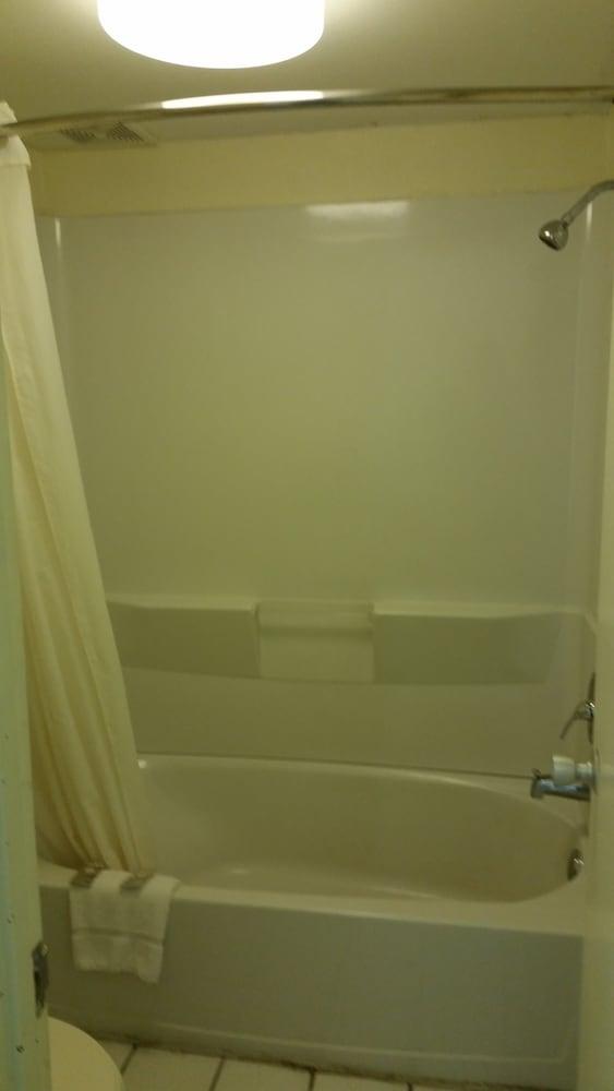 Economy Inn photo 3