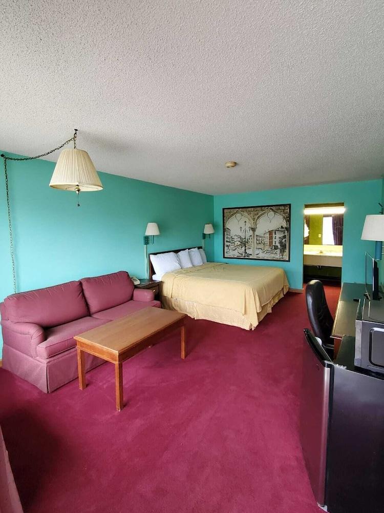 Gray Plaza Motel photo 9