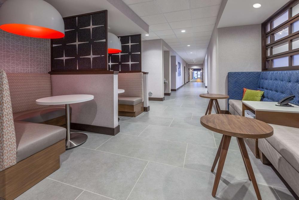 Hampton Inn & Suites Bloomfield Hills Detroit photo 27