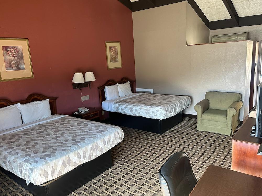 Americas Best Value Inn Franklin photo 2