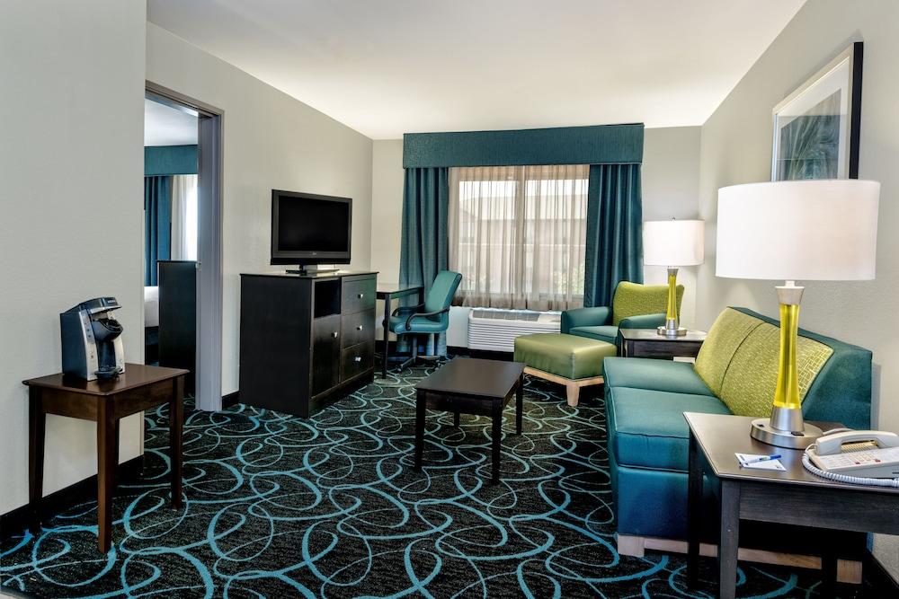 Holiday Inn Express Hotel & Suites Fort Worth Southwest I-20 by IHG photo 5