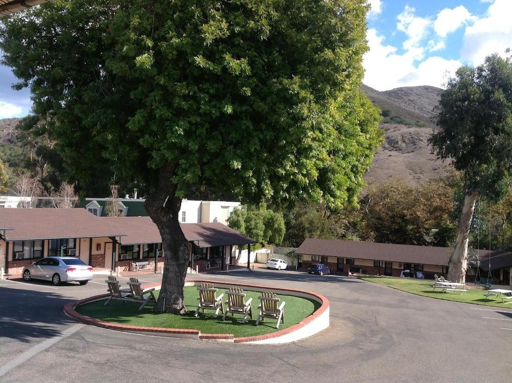 Peach Tree Inn photo 34