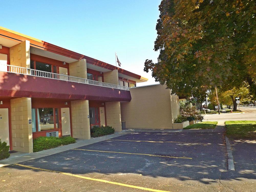 Travelodge by Wyndham Kalispell photo 14
