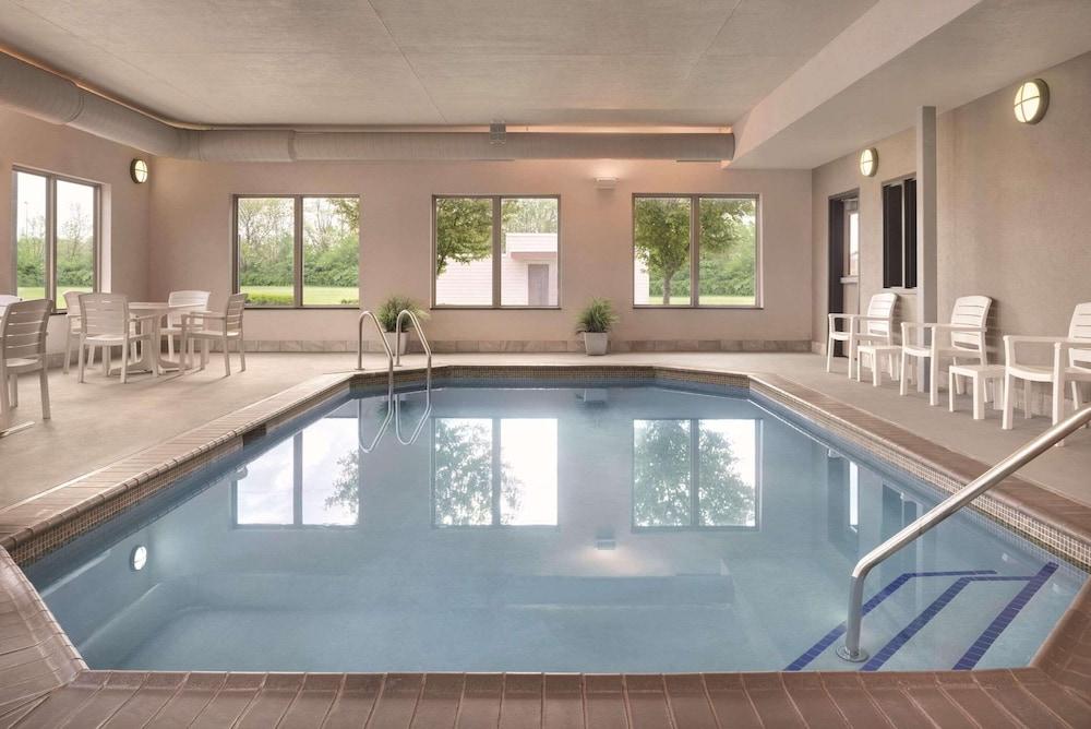 Country Inn & Suites by Radisson, Springfield Southeast photo 15