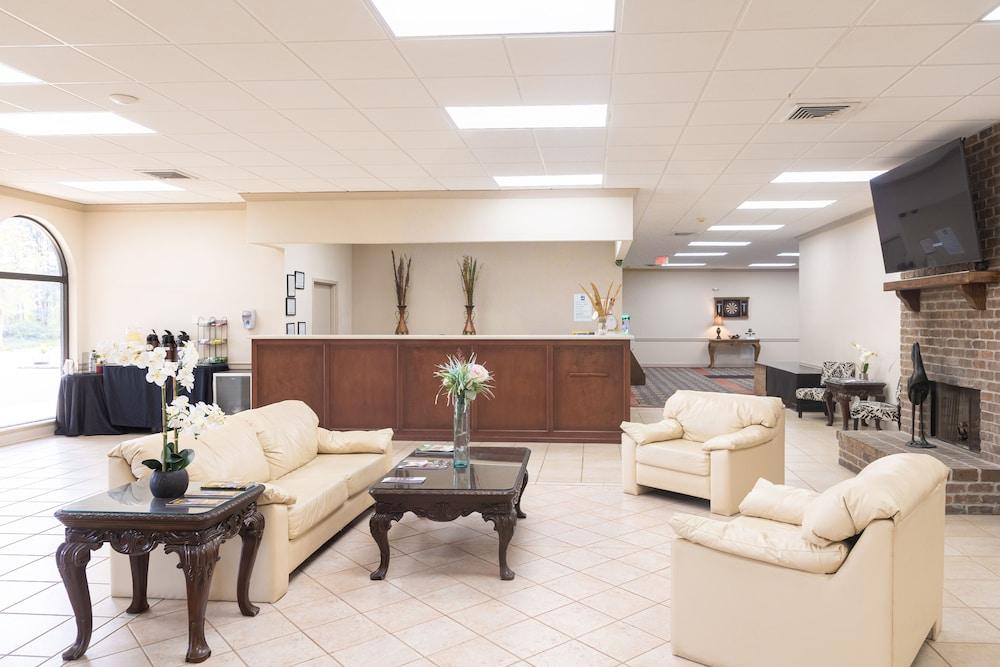 Cottonwood Suites Savannah Hotel & Conference Center photo 16