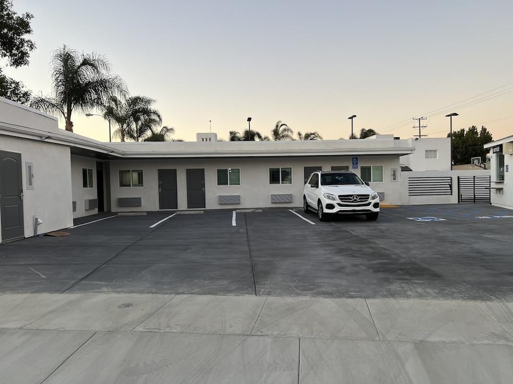 ERTH INN by AGA Bell Gardens photo 18