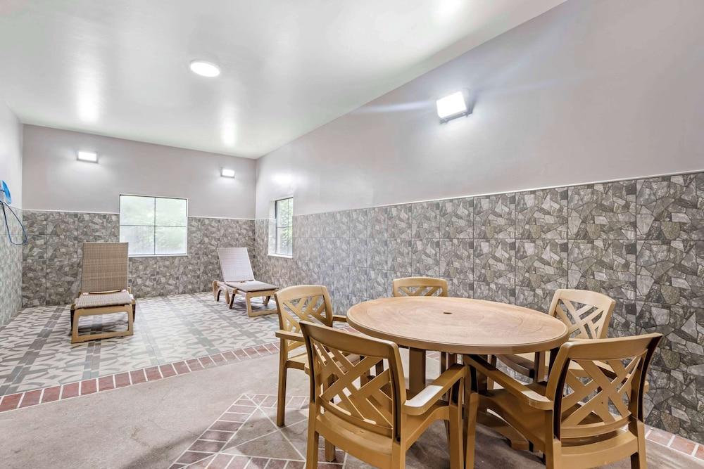 Country Inn & Suites by Radisson, Pickerington, OH photo 22