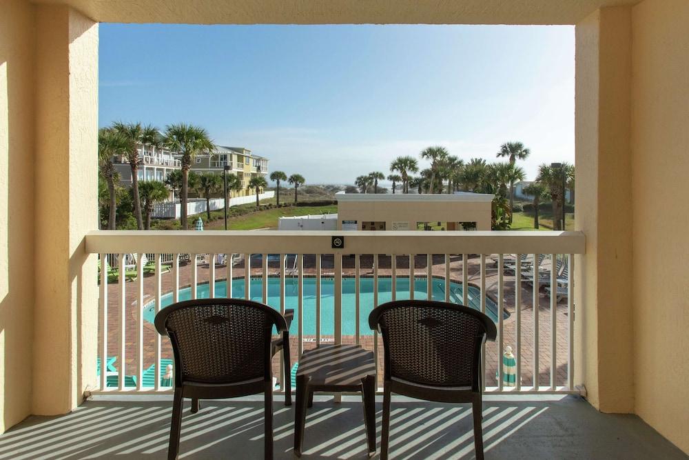 Hampton Inn St. Augustine Beach photo 31