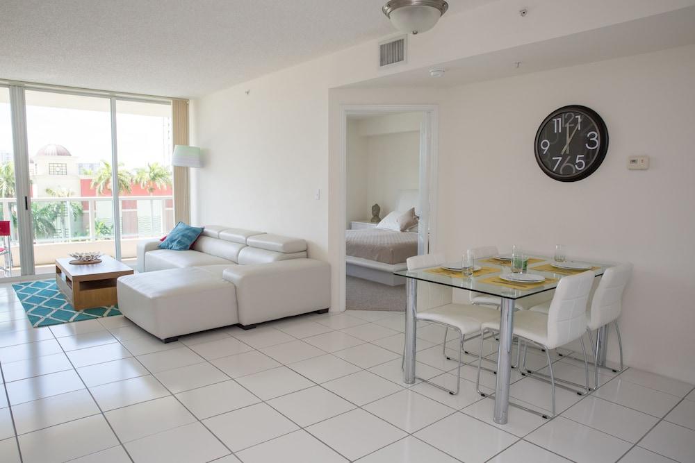 Best Holiday Suites photo 43