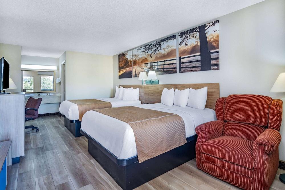 Days Inn by Wyndham Macon I-475 photo 13