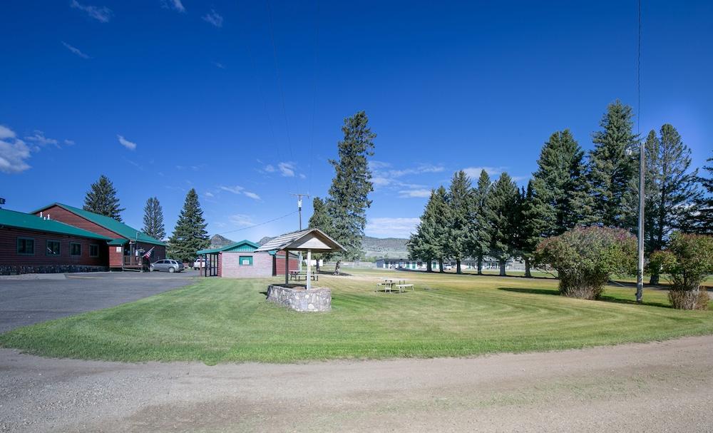 Sportsmans Lodge photo 86