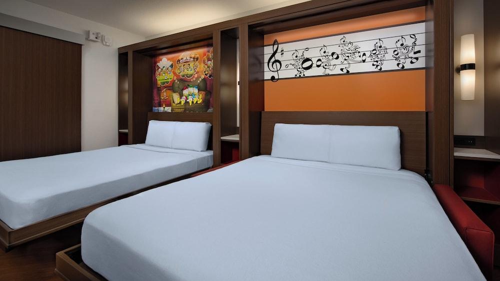 Disney's All-Star Music Resort photo 3
