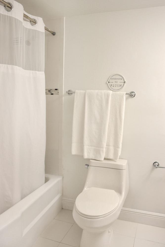 Seacoast Suites on Miami Beach photo 75