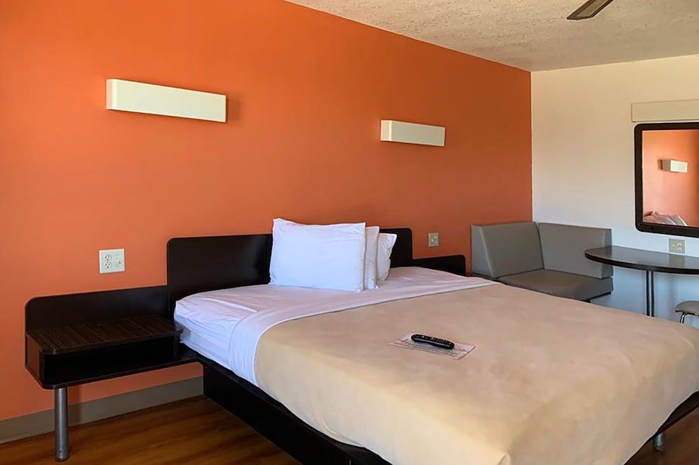 Motel 6 Cameron, MO photo 15