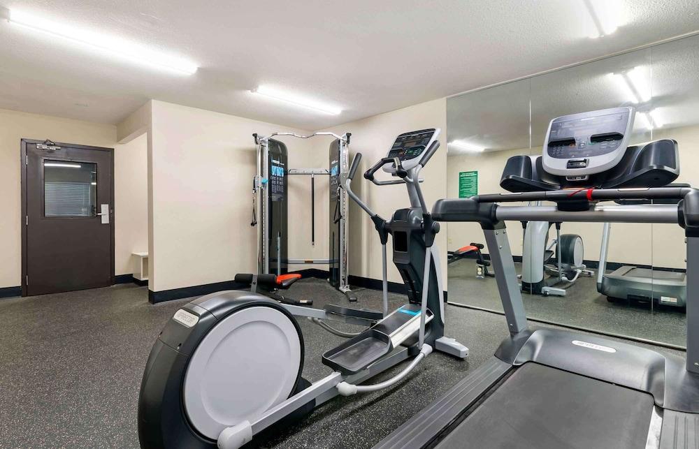 Extended Stay America Suites Kansas City Airport photo 27