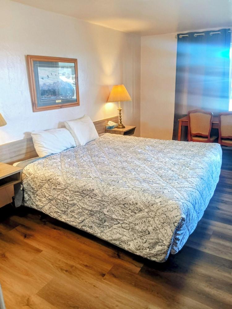 Sands Motel photo 12