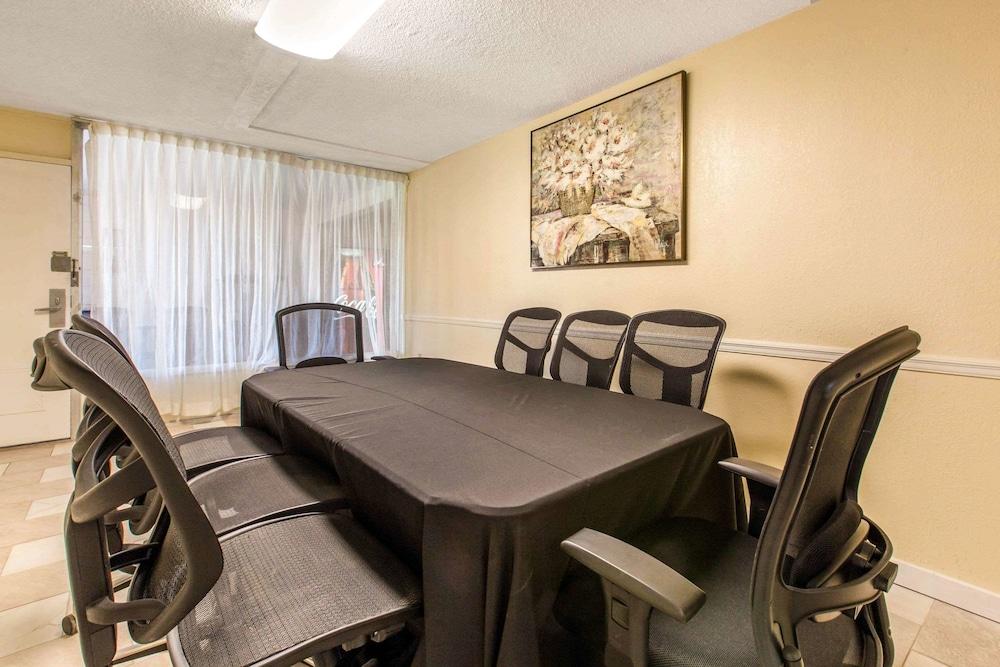 Ramada by Wyndham Santee I-95 photo 21