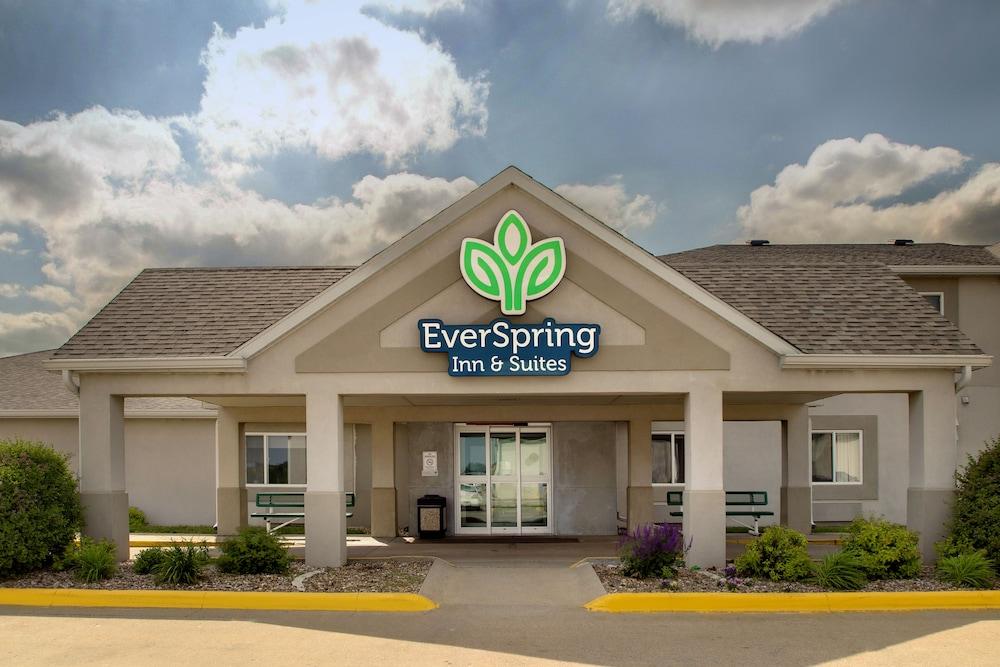 EverSpring Inn & Suites photo 36
