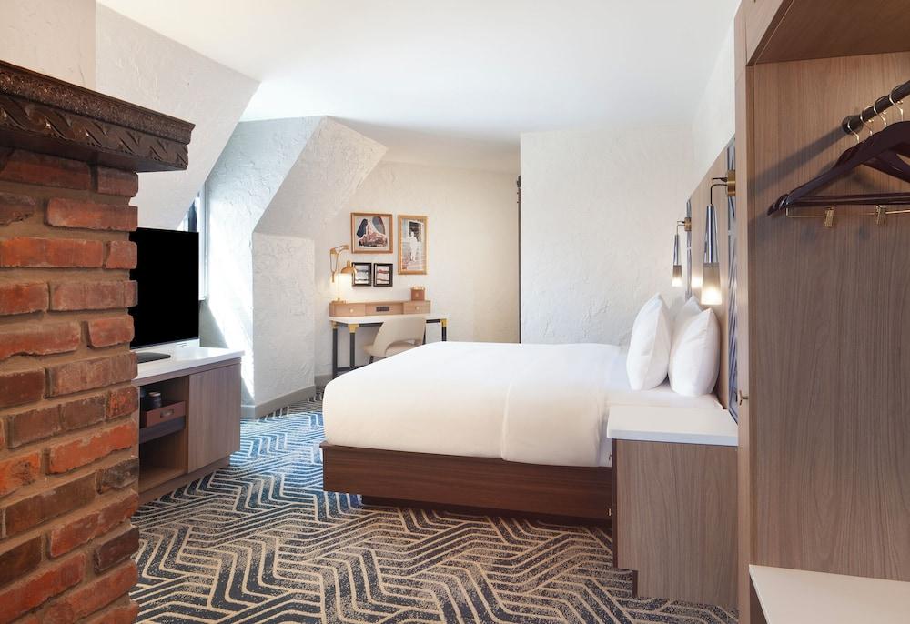 Hotel Royer Urbana Champaign, Tapestry Collection by Hilton photo 32
