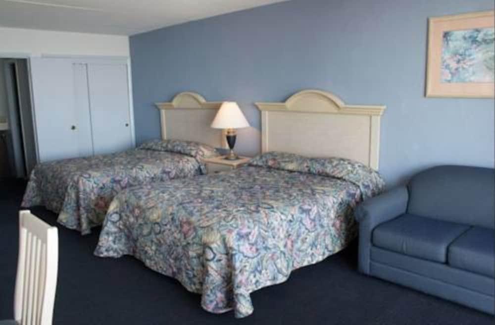 Acropolis Oceanfront Resort photo 17