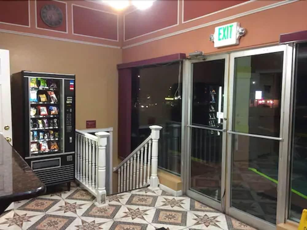 Regal Inn & Suites photo 23