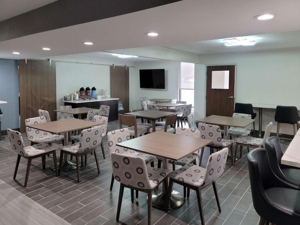 Comfort Inn & Suites Wyomissing/Reading photo 88