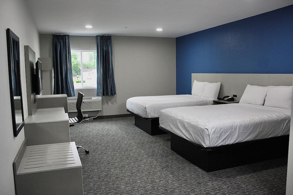 Hummingbird Hotel photo 2