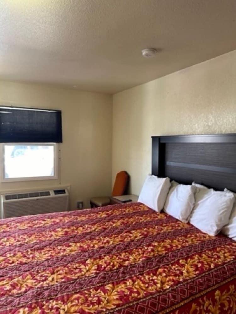 Travelodge by Wyndham Gallup photo 5