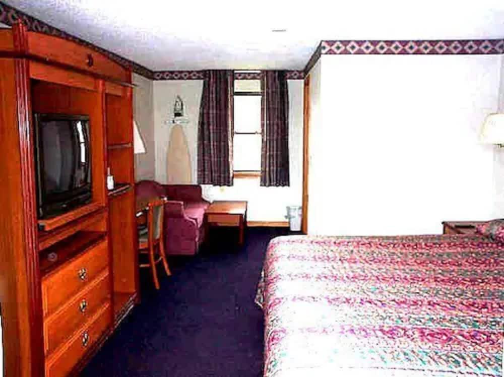 Wesley Inn & Suites photo 2